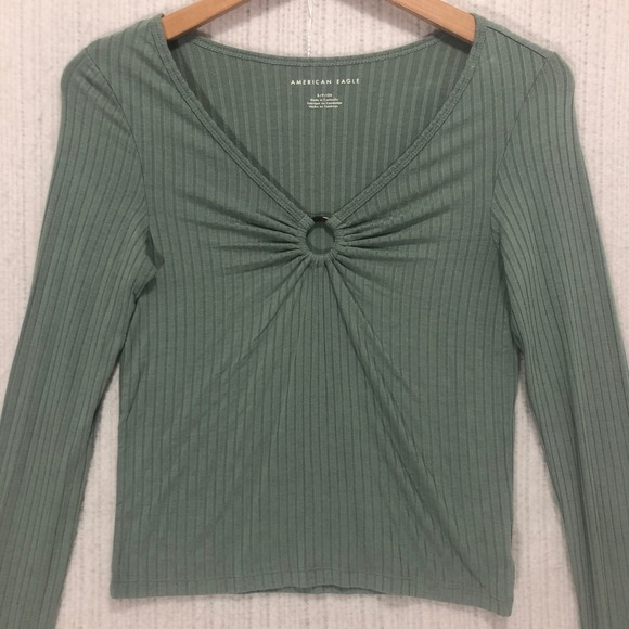 American Eagle Outfitters Tops - American Eagle Outfitters Ribbed Long Sleeve Cropped Top‎ Green Ring Detail